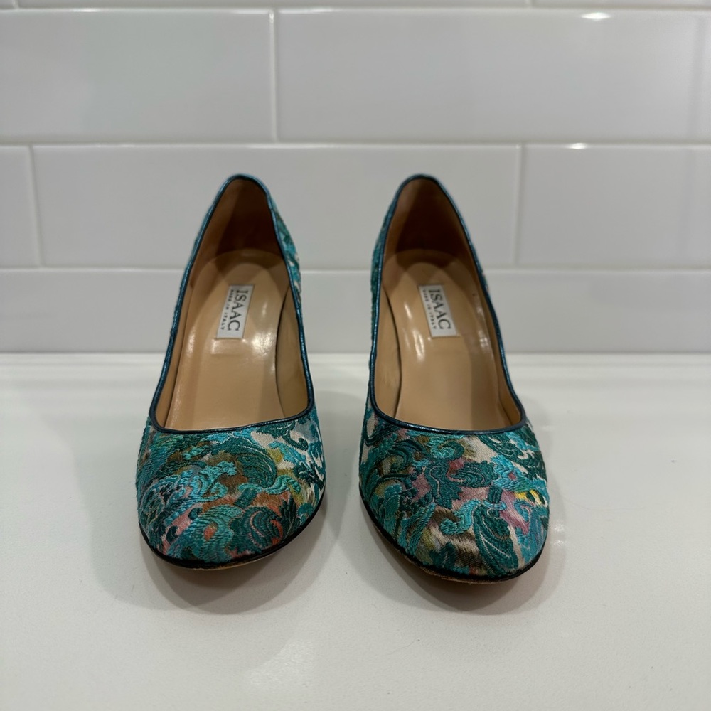 Isaac Heels